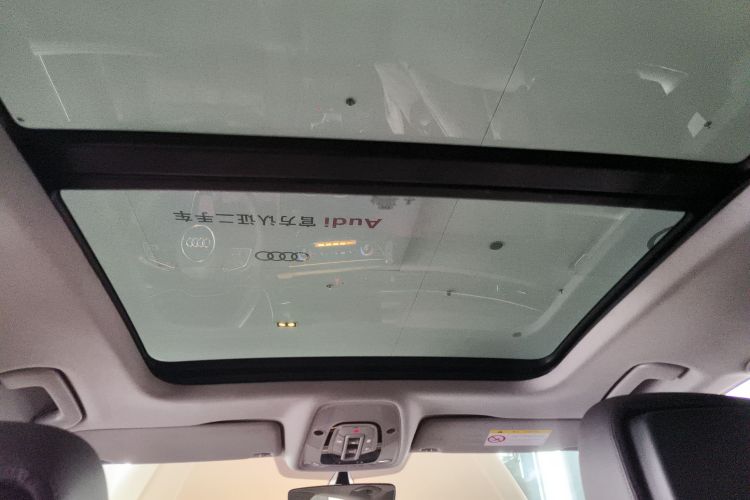 奥迪A4L 2022款 40 TFSI 豪华致雅型中控内饰22