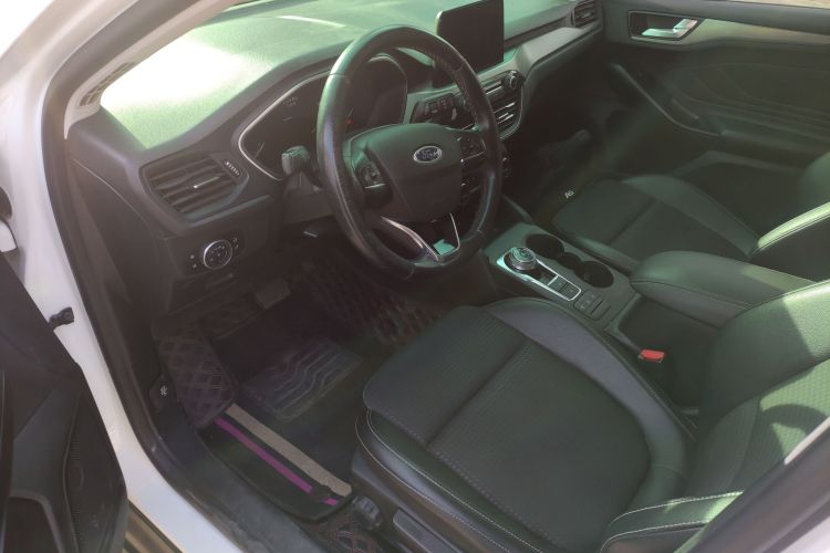 福特 福克斯 2019款 两厢 EcoBoost 180 自动锋潮型局部细节19