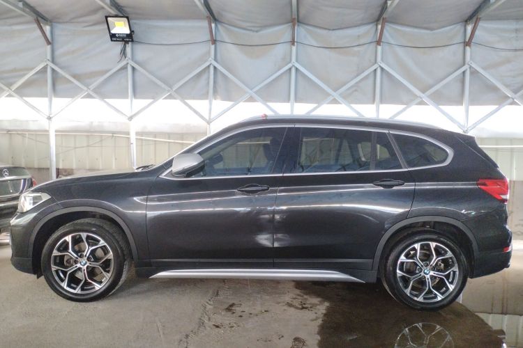 宝马X1 2021款 sDrive20Li 尊享型车身外观6003