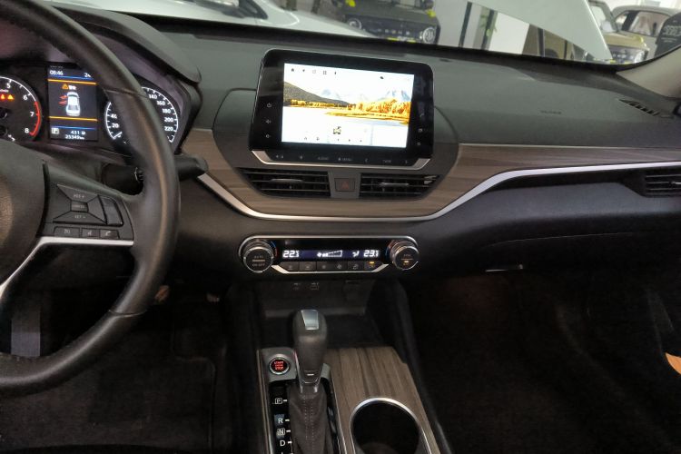 日产 天籁 2021款 2.0L XL 舒适版中控内饰16