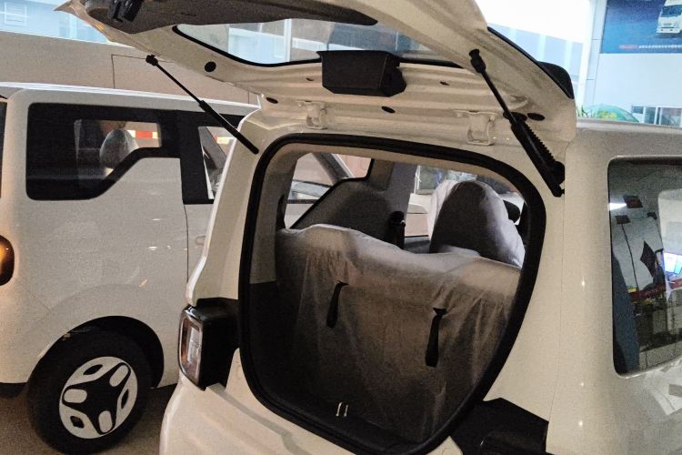 吉利银河 熊猫 2025款 210km 元气熊机舱底盘23