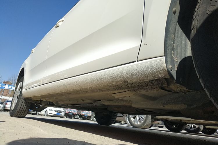 大众 桑塔纳 2019款 1.5L 手动风尚版 国VI机舱底盘29