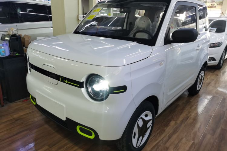 吉利银河 熊猫 2025款 210km 元气熊车身外观1