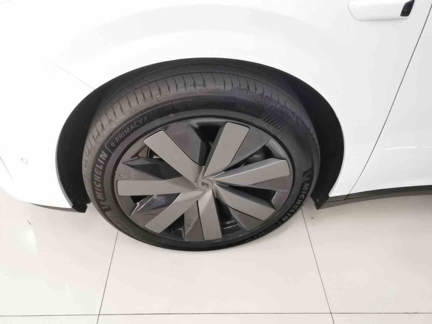 理想汽车 理想i8 2025款 标准版(3)