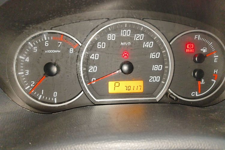 铃木 雨燕 2013款 1.5L 自动20周年限量版中控内饰14