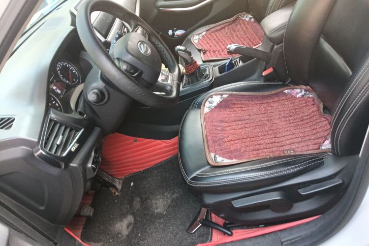 陆风逍遥 2018款 1.5GTDI 手动白银版中控内饰19