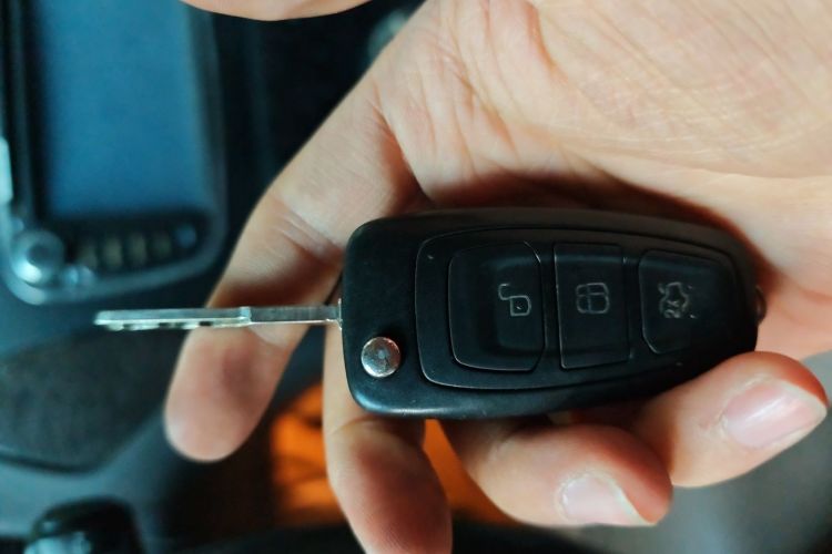 福特 蒙迪欧-致胜 2011款 2.0L GTDi200时尚型中控内饰11