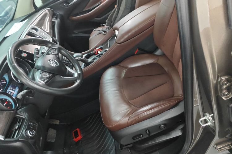 别克 昂科威 2016款 28T 四驱精英型中控内饰19