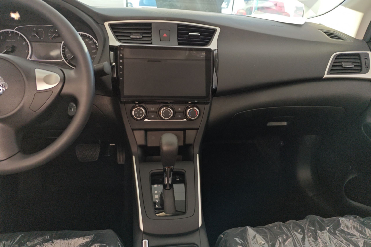 日产 轩逸 2024款 改款二 经典 1.6XL CVT豪华版中控内饰16