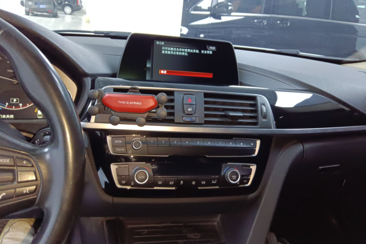 宝马3系 2018款 320Li 时尚型中控内饰16