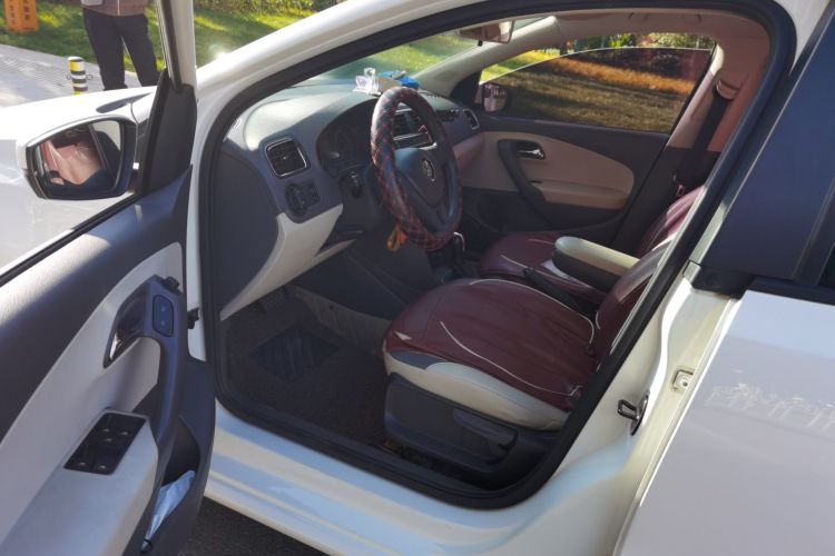 大众 Polo 2014款 1.6L 自动舒适版中控内饰7003