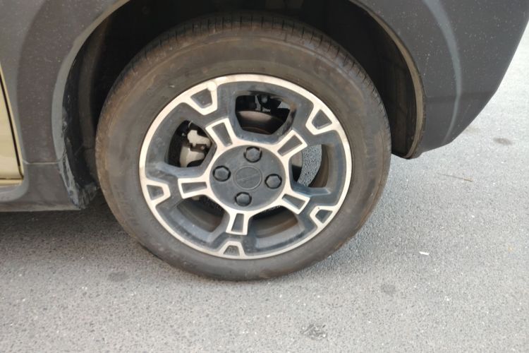 吉利银河 2025款 210km 熊猫骑士车身外观10