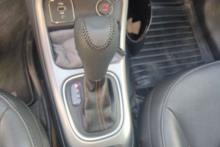 Jeep 指南者 2017款 200T 自动家享版中控内饰18