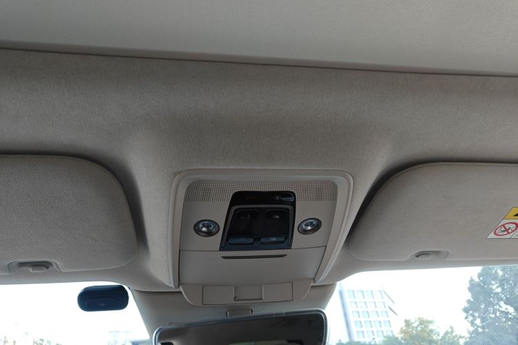 腾势D9 2022款 DM-i 970 四驱旗舰型局部细节22