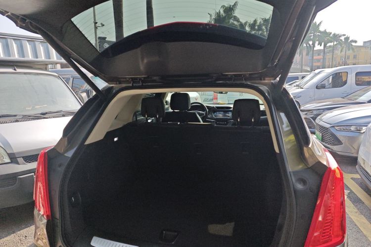 凯迪拉克XT5 2016款 28T 四驱豪华型机舱底盘23