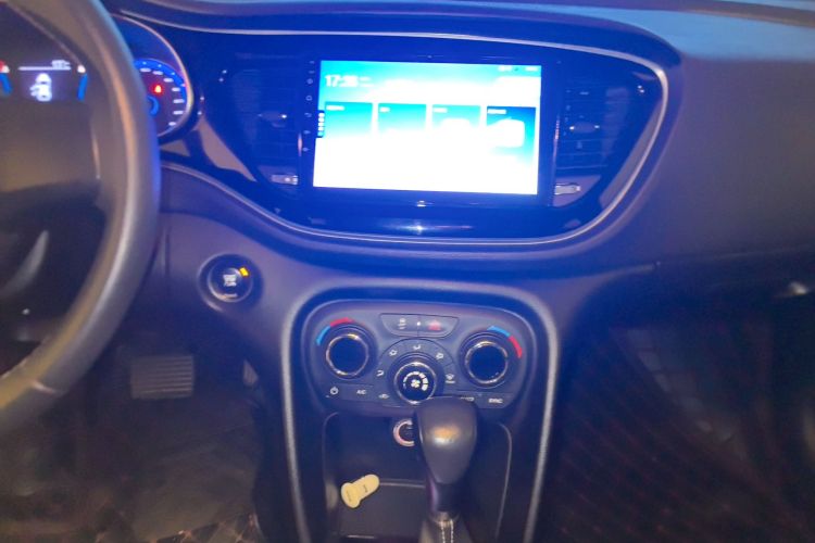 菲亚特 菲翔 2015款 1.4T 自动劲享版中控内饰16