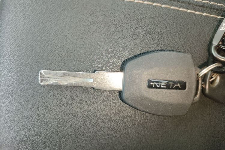 哪吒汽车 哪吒V 2022款 潮 400 Lite中控内饰7001