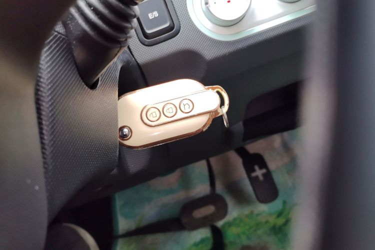 五菱汽车 宏光MINIEV 2022款 自在款 磷酸铁锂中控内饰7001