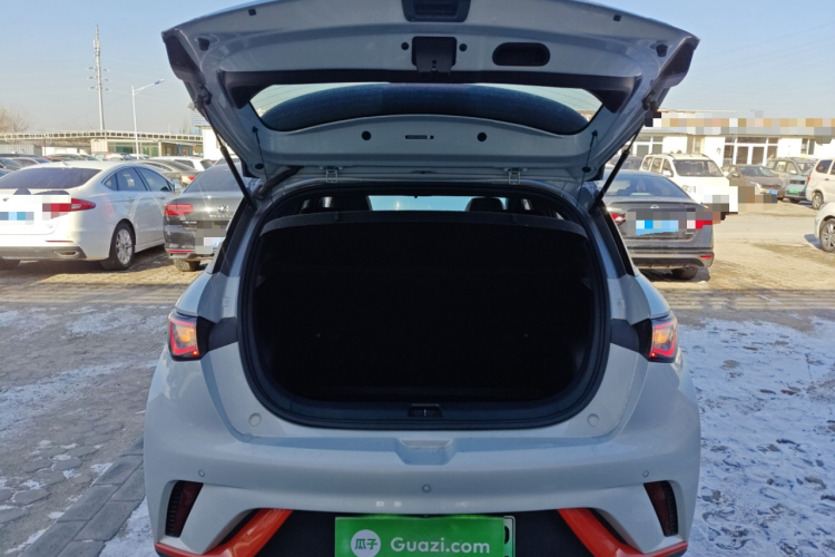 比亚迪 海豚 2021款 405km 时尚版机舱底盘23