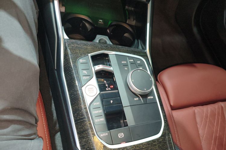 宝马3系 2023款 325Li M运动套装中控内饰18