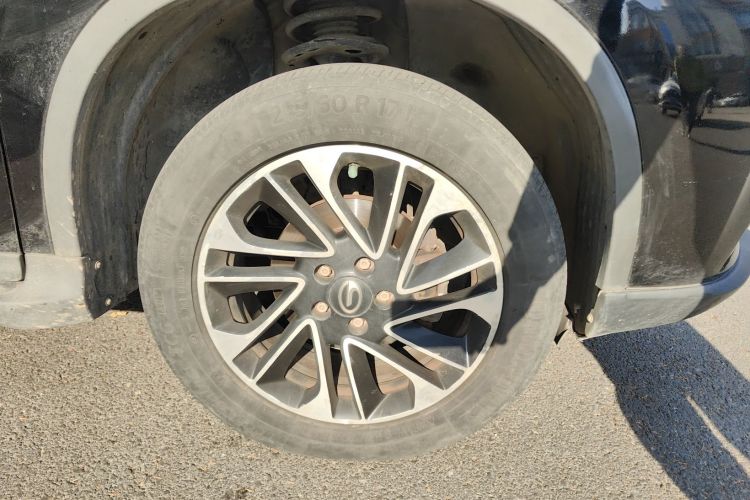 广汽传祺 传祺GS4 2015款 200T G-DCT精英版车身外观10