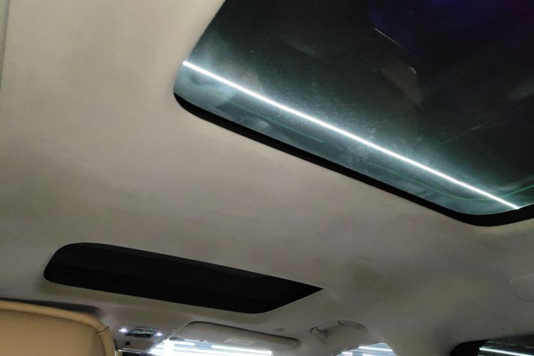 腾势D9 2022款 DM-i 970 四驱旗舰型中控内饰22