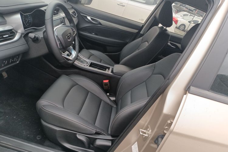 吉利汽车 帝豪 2019款 领军版 1.5L CVT豪华型 国VI中控内饰19