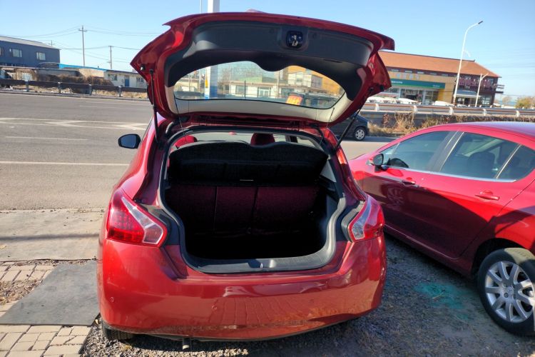 日产 骐达TIIDA 2014款 1.6L CVT舒适型机舱底盘23