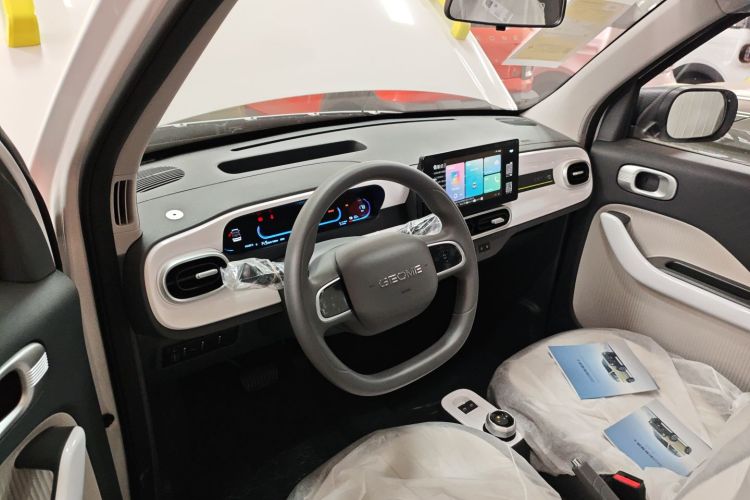 吉利银河 2025款 210km 熊猫骑士中控内饰12