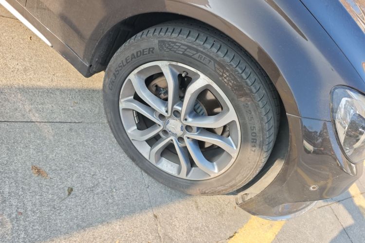 奔驰C级 2015款 C 200 L 运动型车身外观10