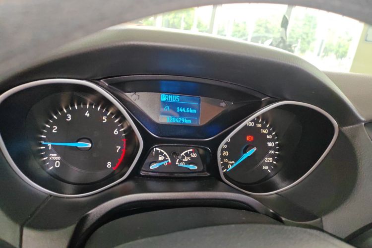 福特 福克斯 2018款 三厢经典 1.6L 自动舒适型智行版局部细节14