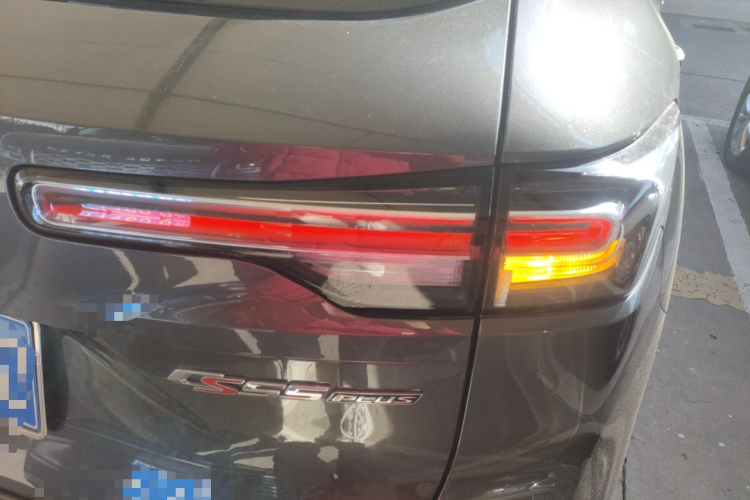 长安CS55PLUS 2022款 第二代 1.5T DCT尊贵型车身外观9