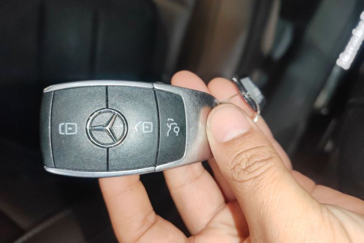 奔驰GLE 2021款 GLE 450 4MATIC 时尚型中控内饰7001