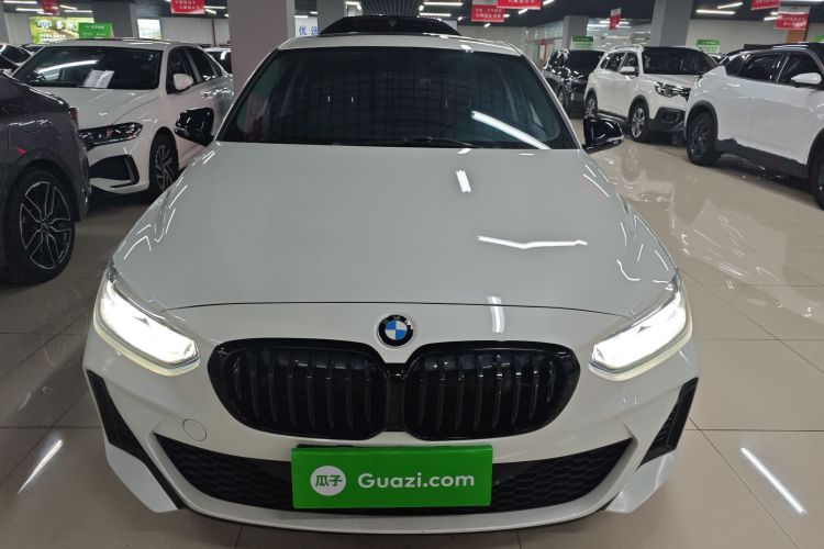 宝马1系 2021款 120i M运动曜夜版车身外观6001