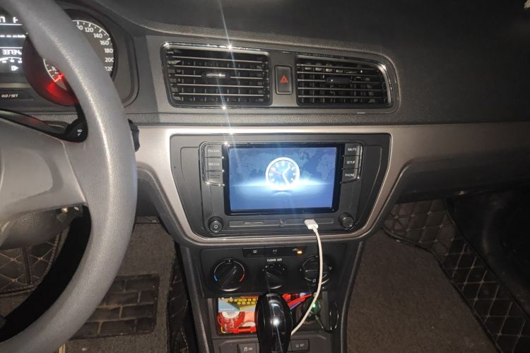 大众 朗逸 2017款 1.6L 自动风尚版中控内饰16