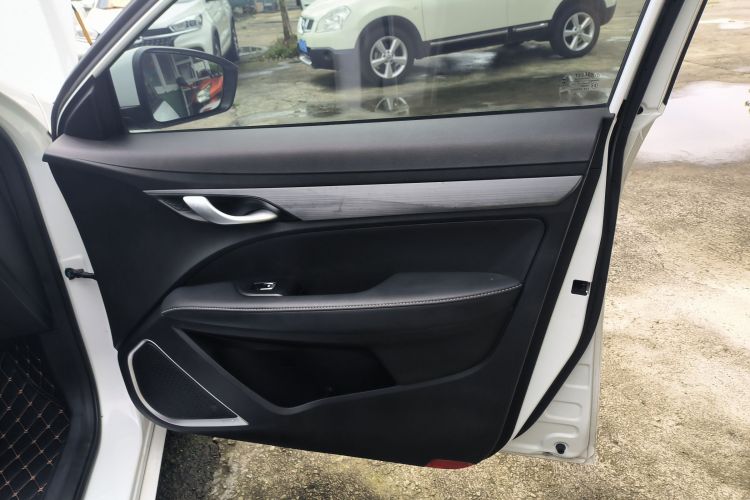 吉利汽车 帝豪 2021款 UP 1.5L 手动豪华型中控内饰42