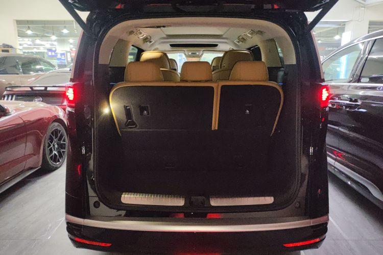 腾势D9 2024款 DM-i 980 四驱旗舰型机舱底盘23