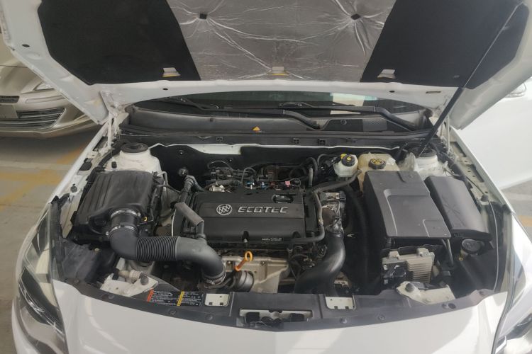 别克 君威 2014款 1.6T 时尚技术型机舱底盘24