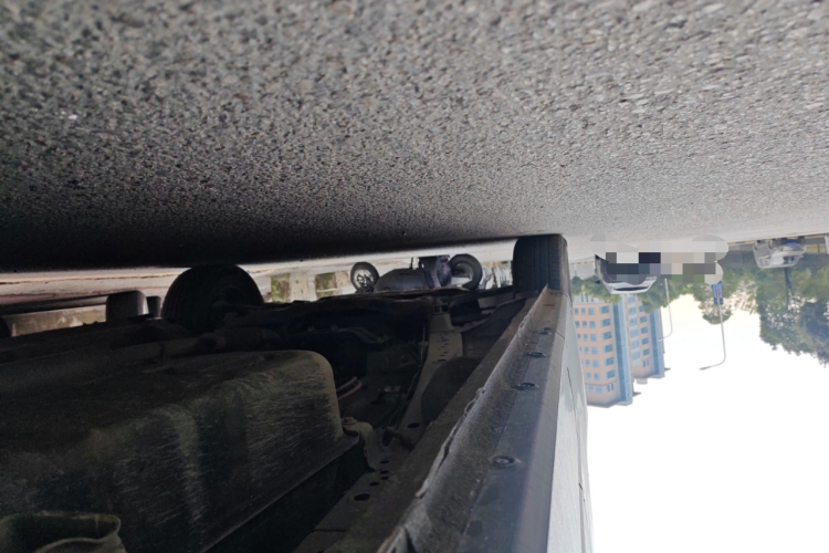 BAW北汽制造 锐胜王牌M7 2023款 1.6L 标轴创富型 7座局部细节9003