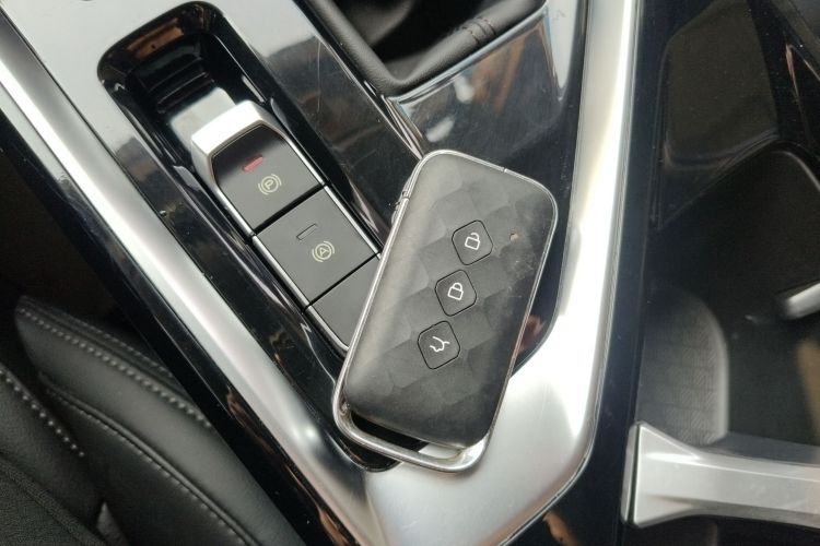 五菱汽车 五菱星辰 2022款 2.0L DHT电劲款中控内饰11