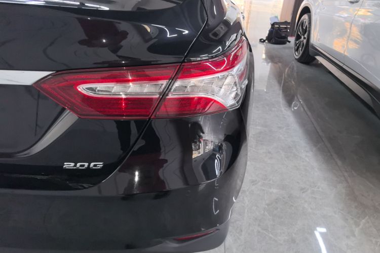 丰田 凯美瑞 2021款 2.0G 豪华版车身外观9