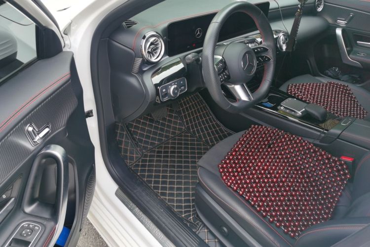 奔驰A级 2023款 A 200 L 时尚型中控内饰7003