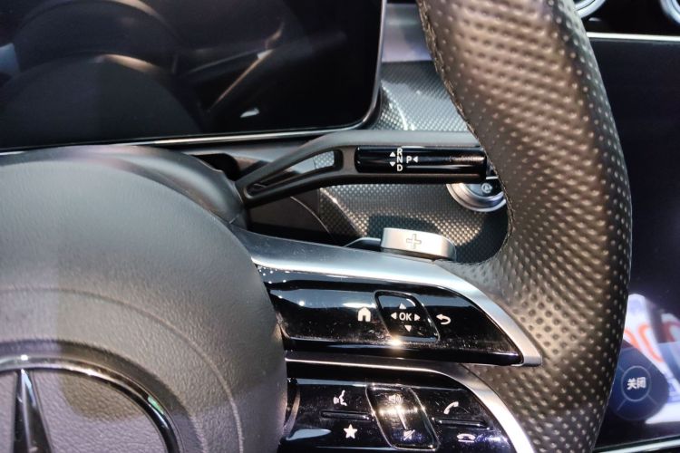 奔驰C级 2023款 改款 C 260 L 皓夜运动版中控内饰18