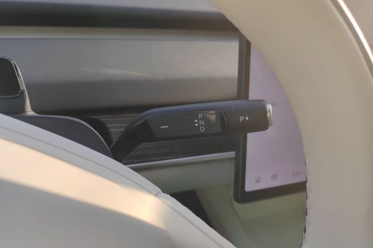 乐道L60 2024款 60kWh 后驱版中控内饰18