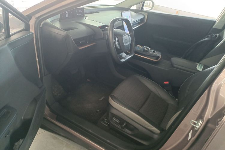 丰田bZ3 2023款 616km 长续航Premium中控内饰7003