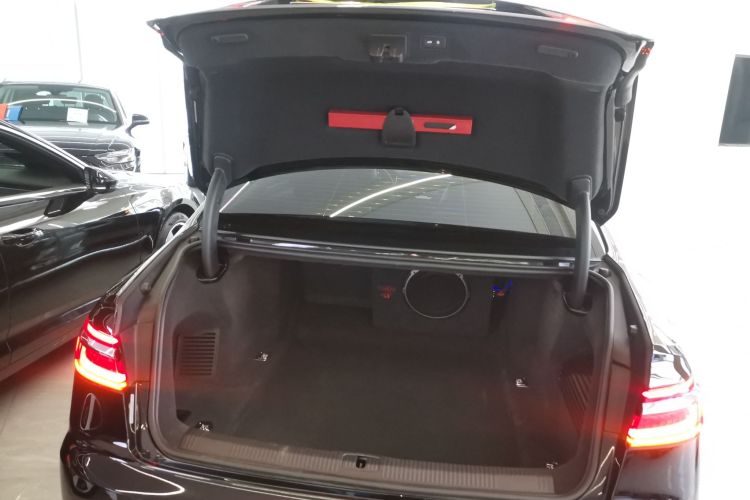 奥迪A8 2022款 A8L 50 TFSI quattro 舒适型典藏版局部细节23