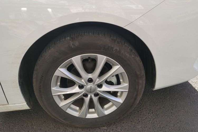 荣威i5 2023款 1.5L 手动舒享版车身外观10