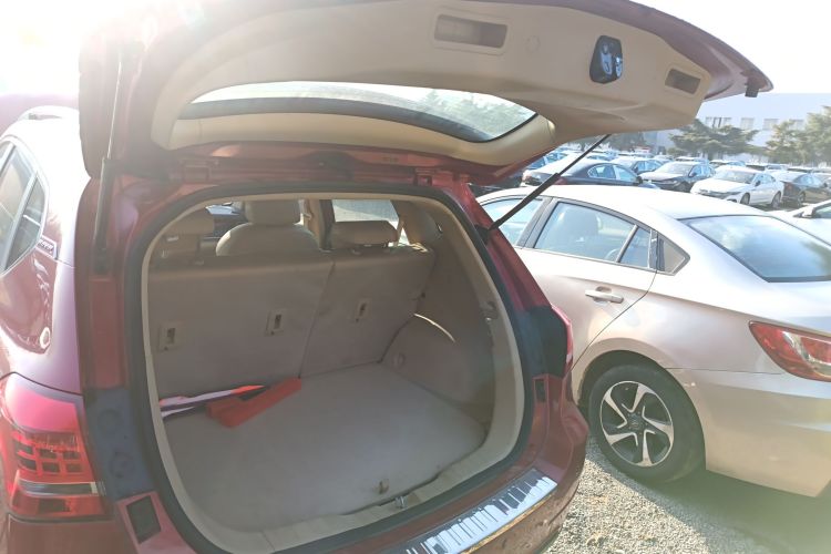 哈弗H2 2014款 1.5T 手动两驱精英版机舱底盘23