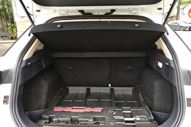 奔腾T77 2019款 230 TID 自动豪华型 国V局部细节23