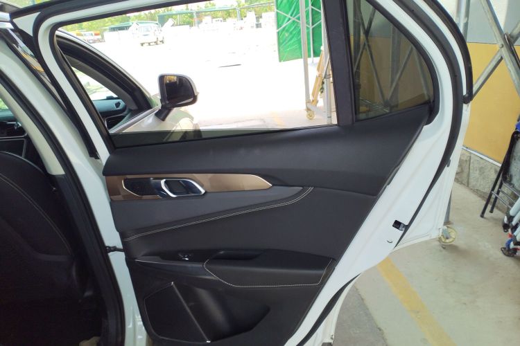 领克01 2017款 2.0T 两驱型Pro版中控内饰7006